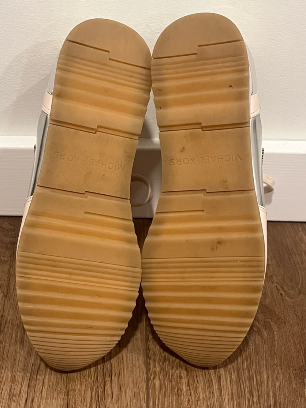 Michael Kors MK Allie Gold Silver Trainer Sneakers - Picture 13 of 14